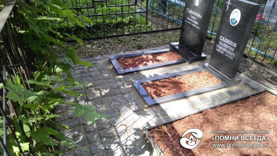 Завершённое благоустройство с гранитной брусчаткой и обновлёнными памятниками в Чашниково